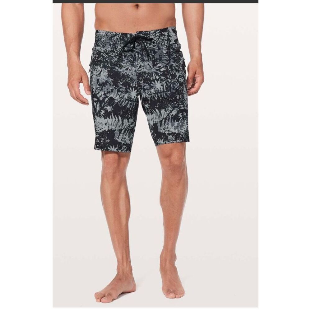 Lululemon Current State men’s board shorts size 36” waist 9” inseam
